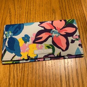 Vera Bradley NWT Checkbook Cover in Marian Floral